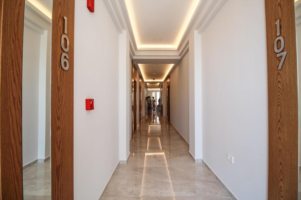 Hotel Kristera Vlorë Exteriör bild