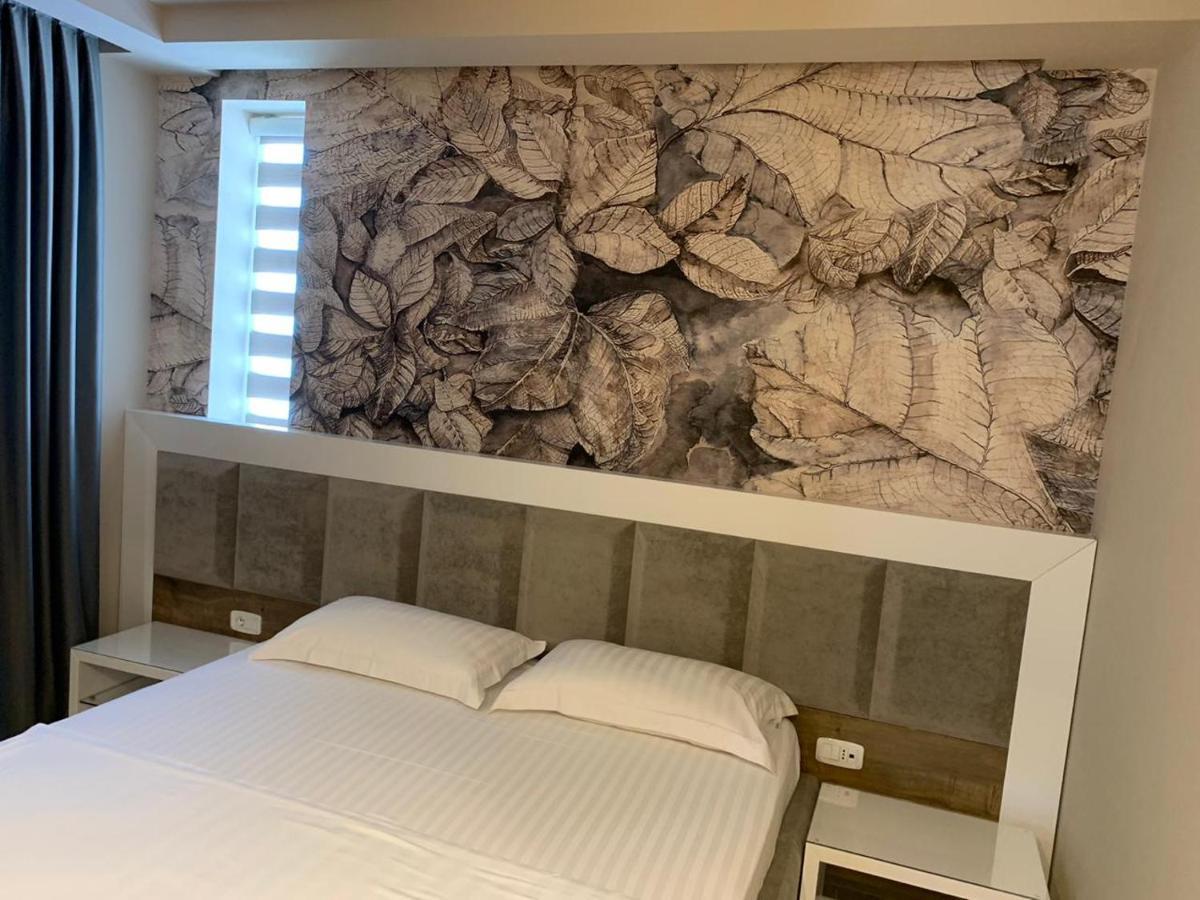 Hotel Kristera Vlorë Exteriör bild