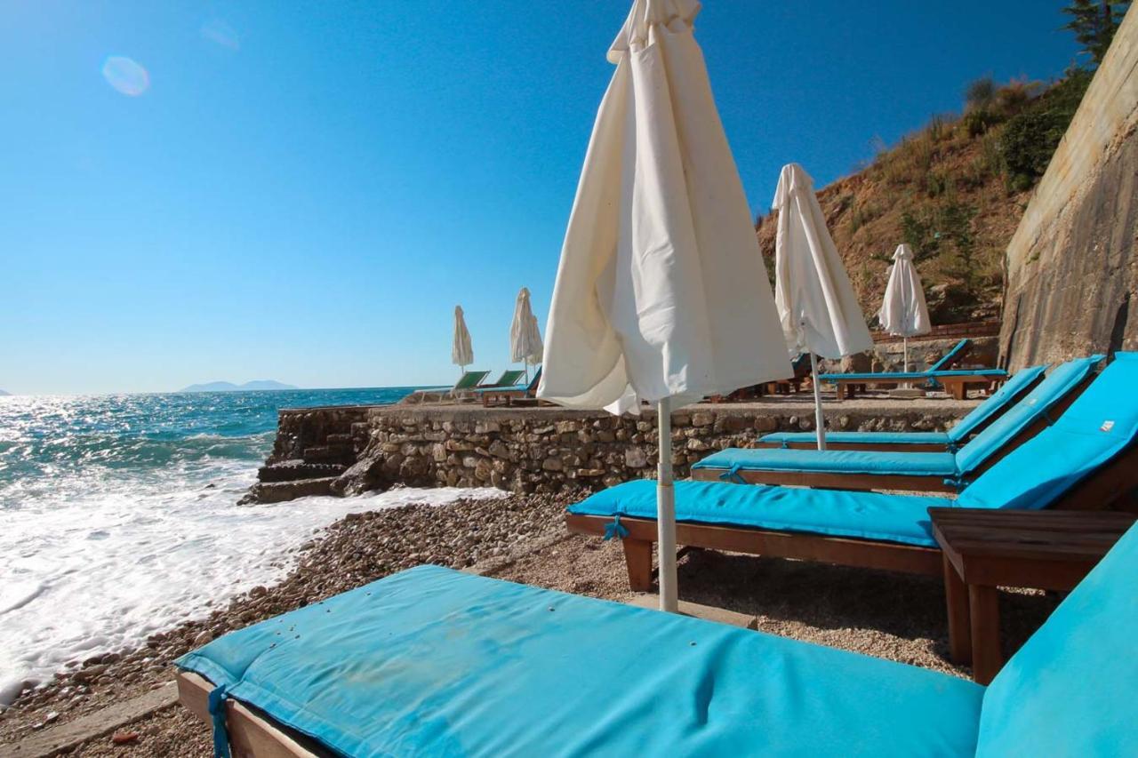 Hotel Kristera Vlorë Exteriör bild