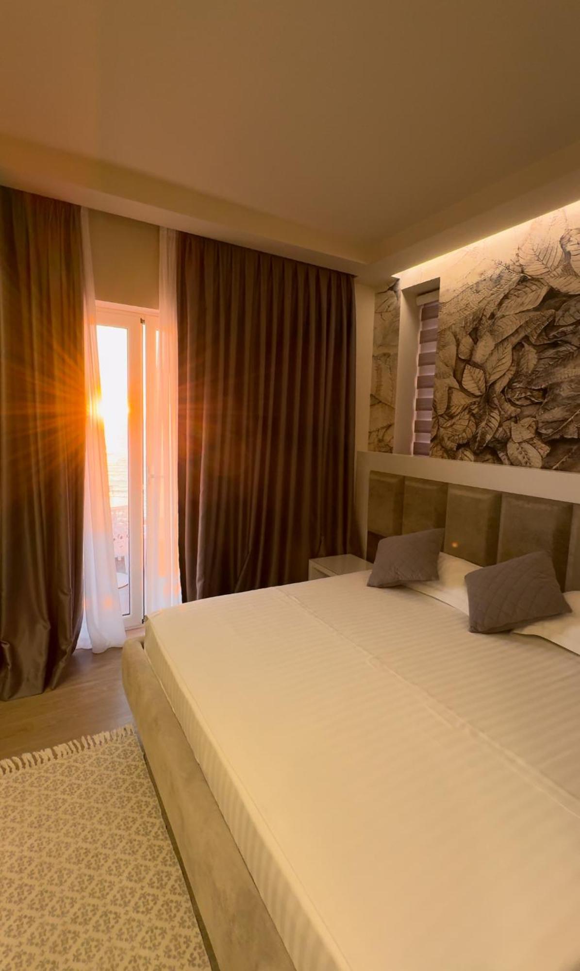 Hotel Kristera Vlorë Exteriör bild