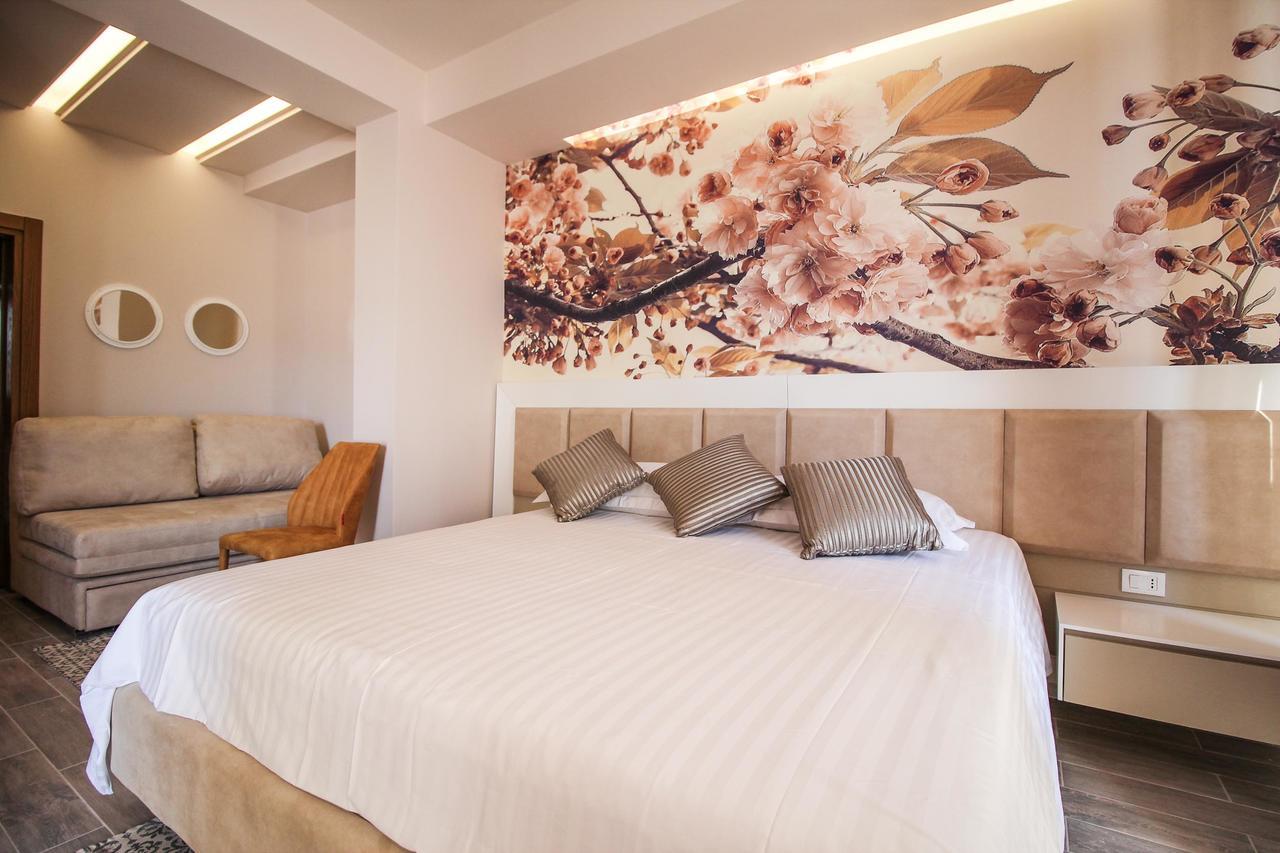 Hotel Kristera Vlorë Exteriör bild