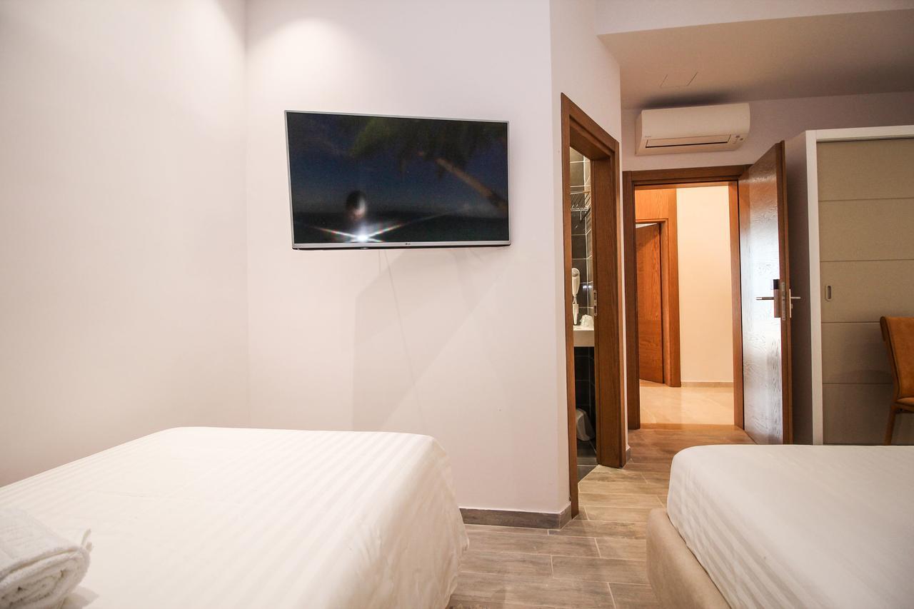 Hotel Kristera Vlorë Exteriör bild